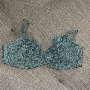Victoria’s Secret Green Lace Underwire Bra